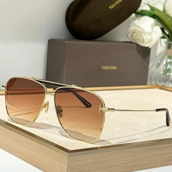 Women\'s  Tom Ford  sunglasses ?? main image 4